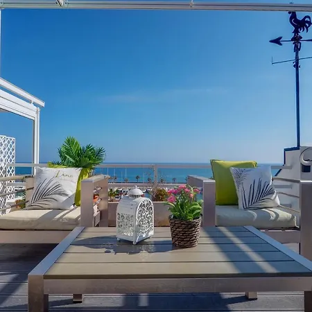 The Moonlight Sea View By Hello Homes Vila
