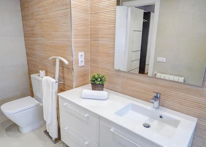 וילה The Moonlight Sea View By Hello Homes סיטגס