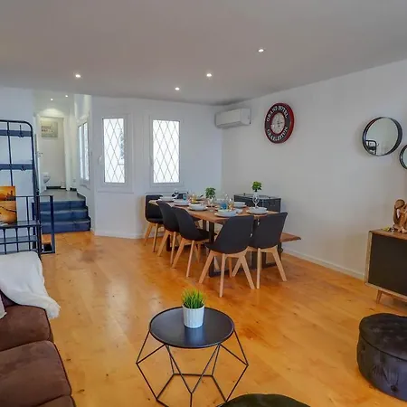 The Moonlight Sea View By Hello Homes